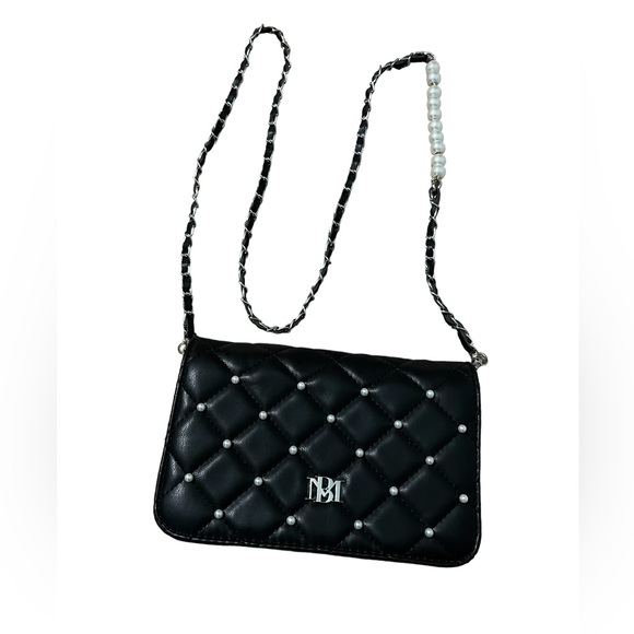 Badgley Mischka Handbags - NWOT Badgley Mischka Black Quilted Faux Pearl Shoulder/Clutch